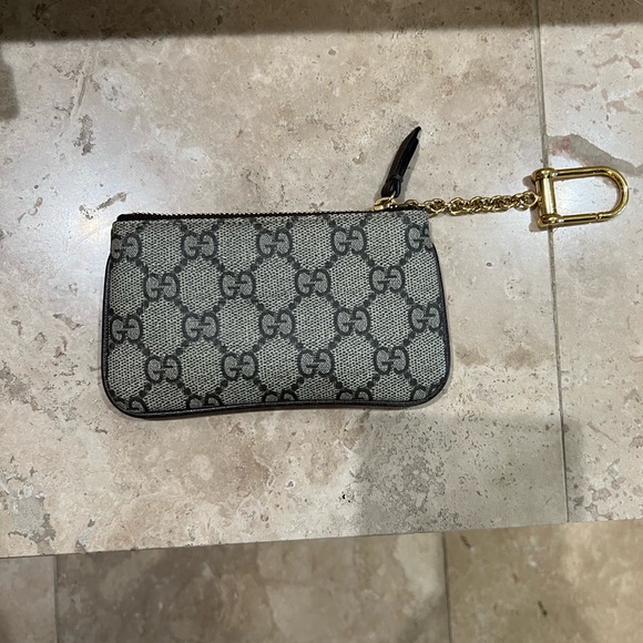 ‼️PRICE DROP‼️ Gucci Card & Key Holder - Picture 3 of 11